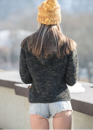 Худенькая молодая Gina G трахает свою возбужденную киску Фото #1