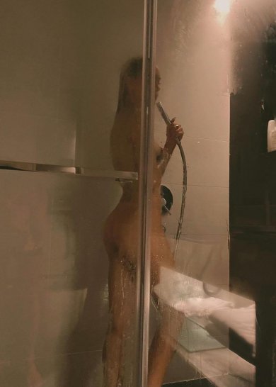 Слитые фото с голой Дианой Шурыгиной фото 4