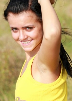 Мастурбация на свежем воздухе Фото #2