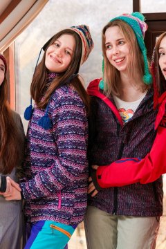 Марго фон Тиз и Элис Флор в фильме 